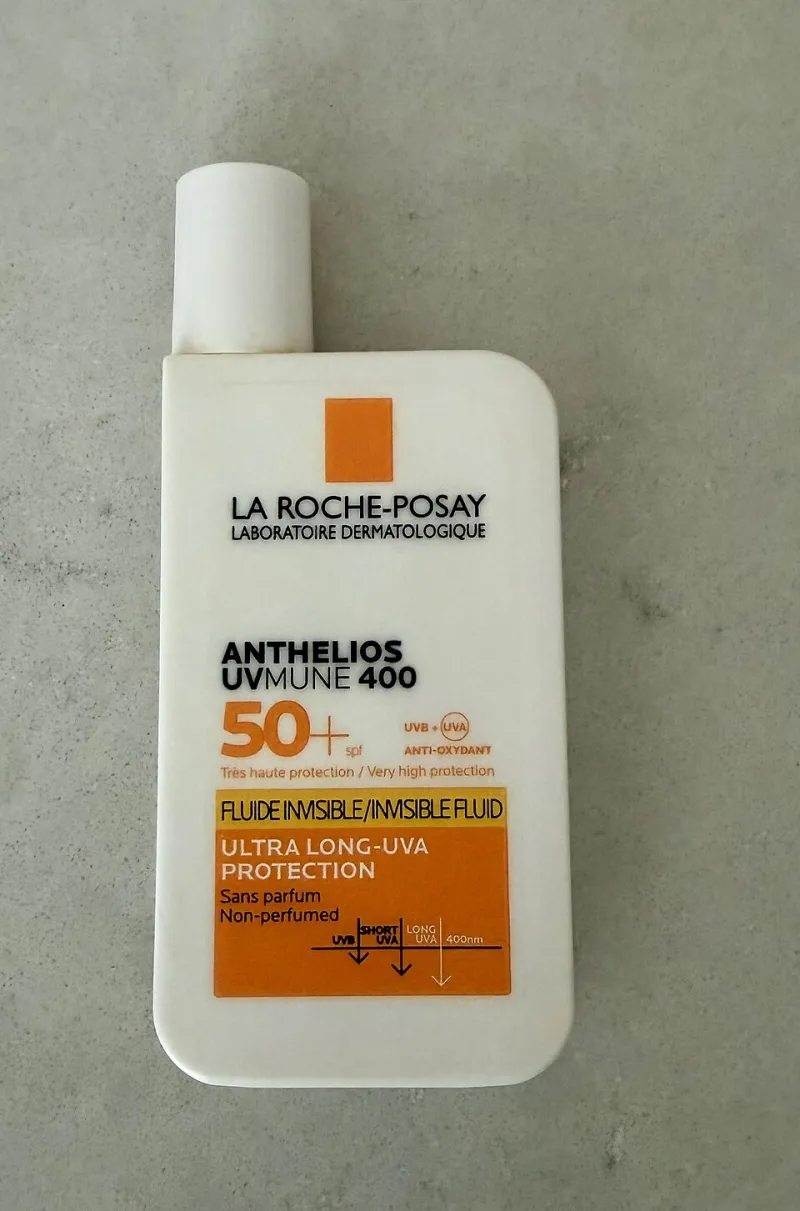 Sonne, Strand und Antibiotika: Wie lichtempfindlich macht Azithromycin die Haut wirklich?